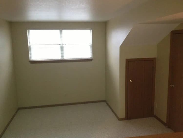 Greendale apartments for rent - image - Den.jpg
