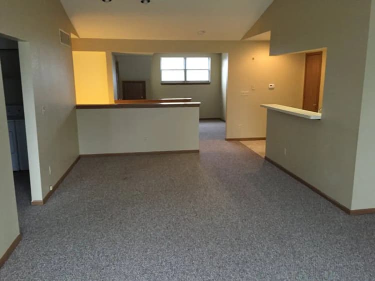Greendale apartments for rent - image - Upper+to+Den2.jpeg