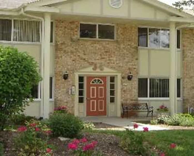 undefined apartments for rent - image - oie-o0mdephzrzsb_orig.jpg