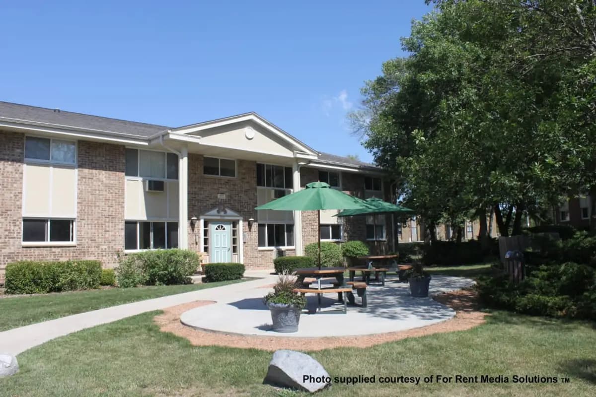 undefined apartments for rent - image - village-in-the-park-044-with-source_orig.jpg